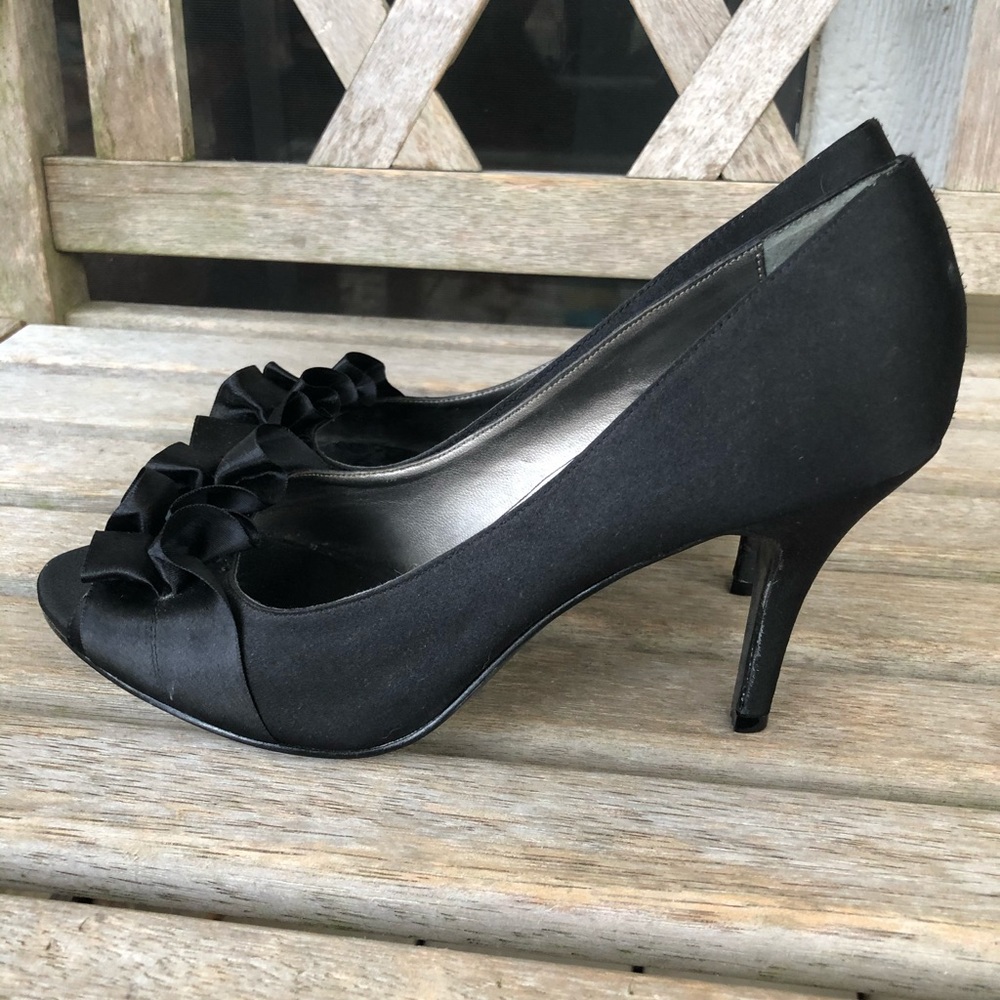 Peep toe black heels